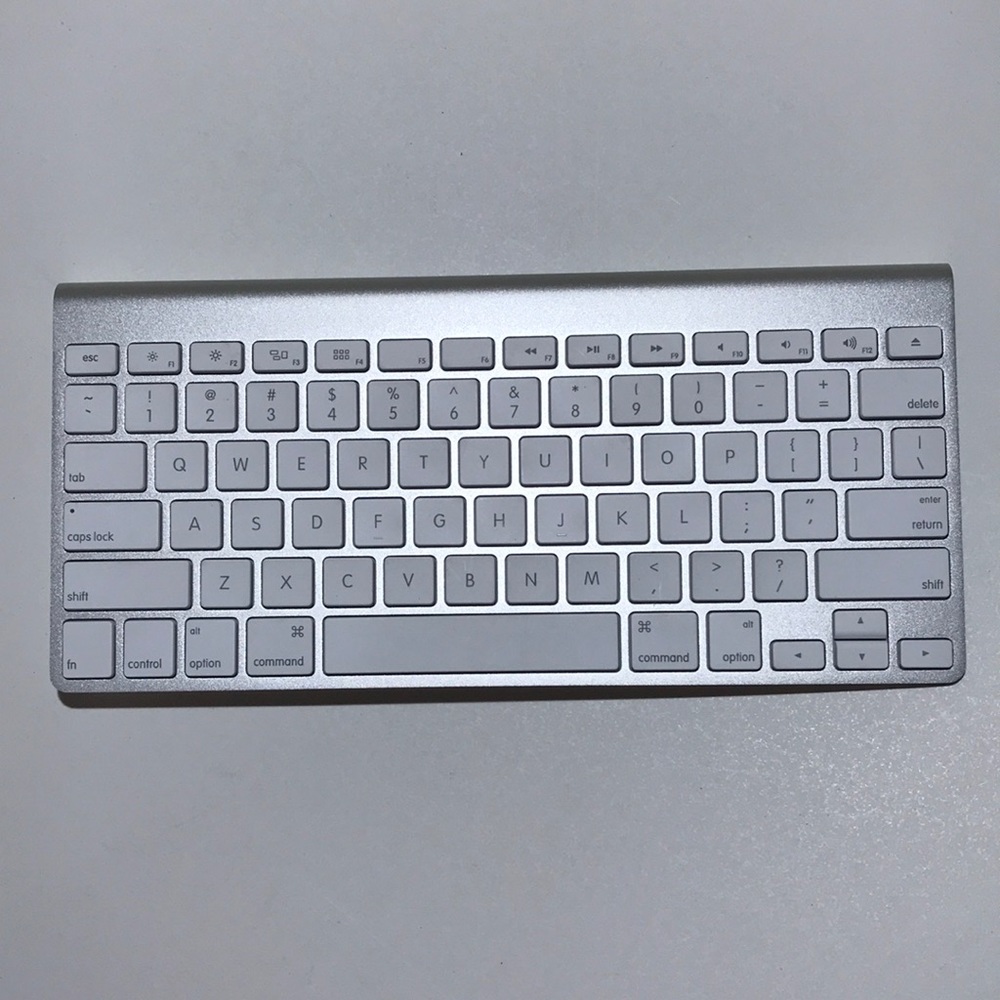Apple A1314 Bluetooth Wireless Silver Slim Mini Keyboard Laptop iMac